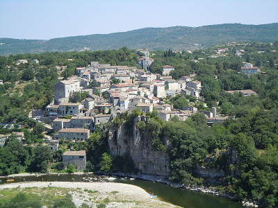 Balazuc plus beau village et village de caractere routes touristiques de ardeche guide du tourisme du rhone alpes