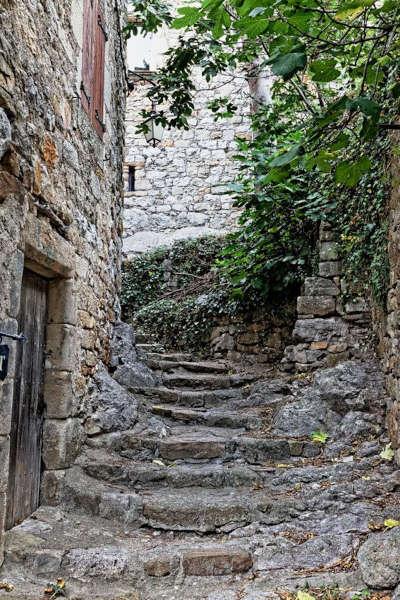 Banne village de caractere calade routes touristiques de l ardeche guide du tourisme rhone alpes