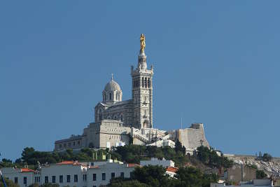 Basilique notre dame de la garde routes touristiques des bouches du rhone guide du tourisme de paca