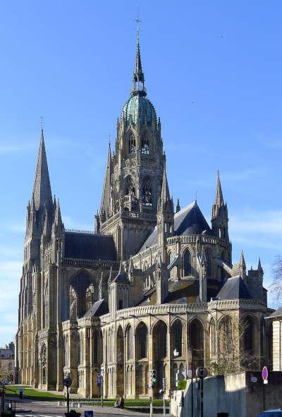 Bayeux cathedrale notre dame chevet routes touristiques du calvados guide touristique de normandie