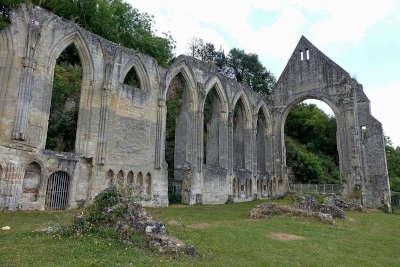 Beaumont le roger le prieure de la sainte trinite routes touristiques d e l eure guide touristique de la haute normandie