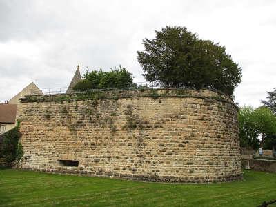 Beaune grosse tour et tour des billes routes touristiques de la cote d or guide touristique de bourgogne