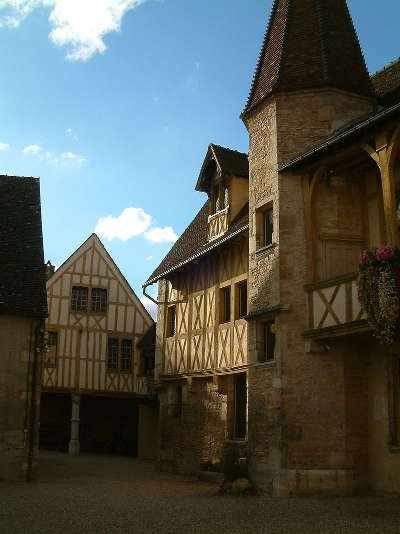 Beaune musee du vin de beaune route touristique en cote d or guide du tourisme en bourgogne