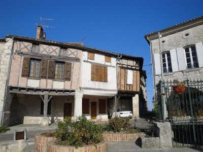 Beauville maisons a colombage routes touristiques du lot et garonne guide du tourisme d aquitaine