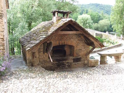 Belcastel plus beaux villages de france le four routes touristiques de aveyron guide du tourisme midi pyrenees