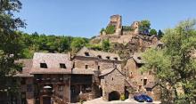Belcastel plus beaux villages de france le village sous le chateau routes touristiques de aveyron guide du tourisme midi pyrenees