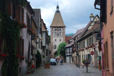 Bergheim porte haute route touristique du haut rhin guide du tourisme d alsace