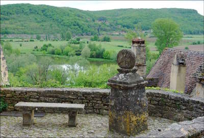 Beynac et cazenac stelle routes touristiques de la dordogne guide du tourisme de nouvelle aquitaine