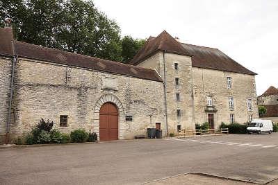 Beze abbaye saint pierre routes touristiques de la cote d or guide touristique de bourgogne