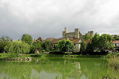 Billy et son chateau route de la montagne bourbonnaise routes touristiques de l allier guide touristique auvergne