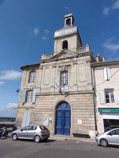 Blaye hotel de ville route touristique de la gironde guide touristique de l aquitaine