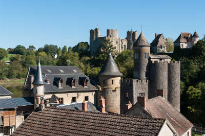 Bourbon l archambault route sur les traces des bourbons dans l allier les routes touristiques de l allier guide touristique auvergne