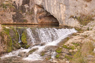 Bourg saint andeol resurgence du vallon de tourne route des vins des vignobles d ardeche guide du tourisme de l ardeche