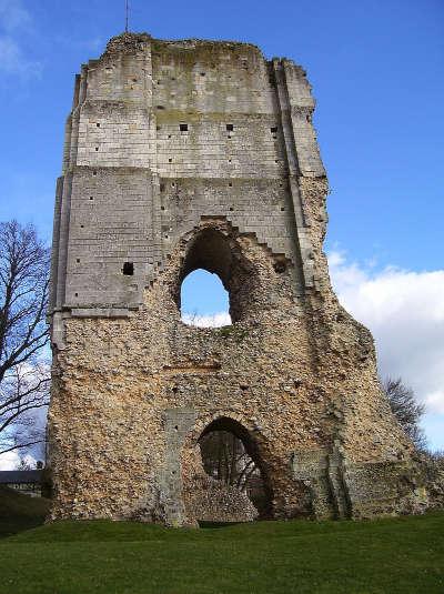 Brionne ruines du donjon routes touristiques de l eure guide touristique de la haute normandie