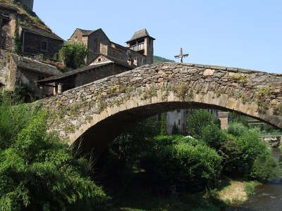 Brousse le chateau plus beaux villages de france le pont routes touristiques de aveyron guide du tourisme midi pyrenees