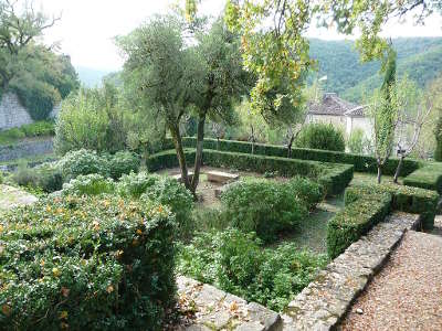 Bruniquel plus beau village les jardins des chateaux de bruniquel routes touristiques du tarn et garonne guide du tourisme midi pyrenees