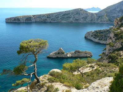 Calanque entre marseille et cassis guide du tourisme des bouches du rhone