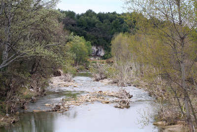 Calavon le calavon proche des beaumettes routes touristiques du vaucluse guide du tourisme de provence alpes cote d azur