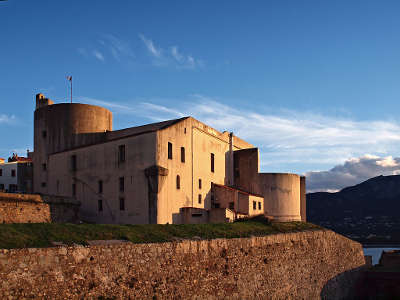 Calvi ex palais des gouverneurs routes touristiques en haute corse guide du tourisme de la corse