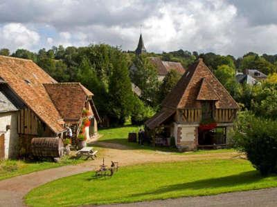 Cambremer routes touristiques du calvados guide touristique de normandie