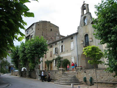 Camon plus beau village la porte d entree principale du village fortifie routes touristiques de ariege guide du tourisme midi pyrenees