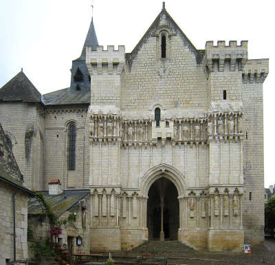 Candes saint martin collegiale saint martin plus beau village routes touristiques dans l indre et loire guide du tourisme centre val