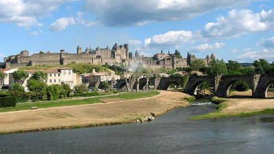 Carcassonne grand site de france ville dart et d histoire routes touristiques de aude guide du tourisme d occitanie