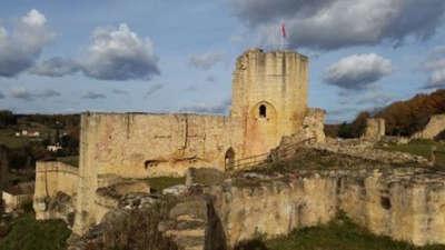 Carlux le chateau les routes touristiques de la dordogne guide du tourisme d aquitaine