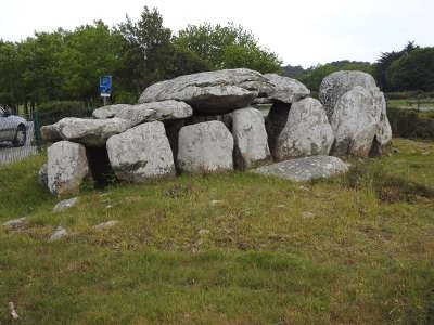 Carnac allee couverte routes touristiques dans le morbihan guide du tourisme en bretagne