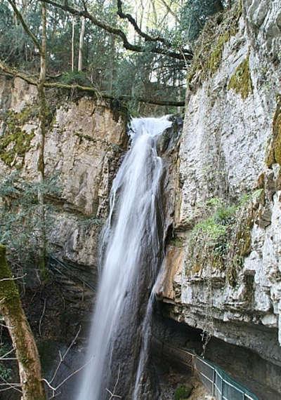 Cascade d angon routes touristiques de haute savoie guide du tourisme de rhone alpes