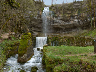 Cascades du herisson le saut girard grand site de france routes touristiques du jura guide touristique de franche comte