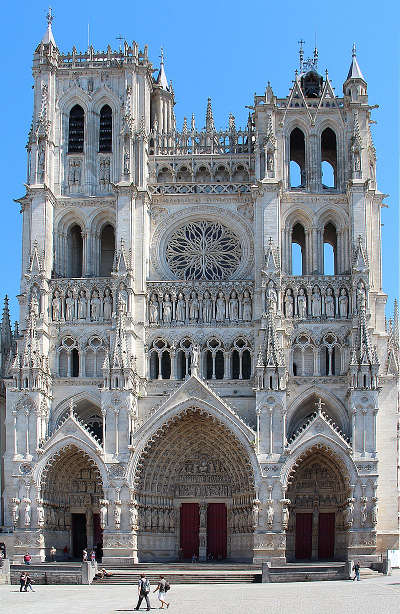 Cathedrale d amiens routes touristique de la sommes guide touristique de picardie