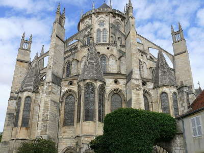 Cathedrale saint etienne de bourges le chevet routes touristiques dans le cher guide du tourisme centre val de loire