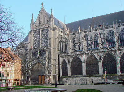 Cathedrale saint pierre et saint paul de troyes les routes touristiques dans l aube guide du tourisme grand est