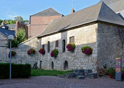 Caudebec en caux ancien bailliage et ancienne prison routes touristiques de seine maritime guide touristique de la haute normandie