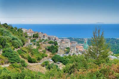 Cervione depuis la route vers la scupiccia routes touristiques en haute corse guide du tourisme de la corse