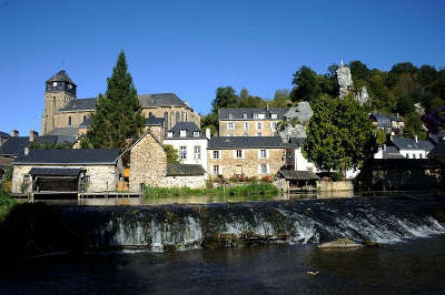 Chailland petite cite de caractere vue du village routes touristiques de mayenne guide du tourisme pays de la loire