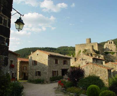 Chalencon petite cite de caractere routes touristiques de la haute loire guide touristique de l auvergne