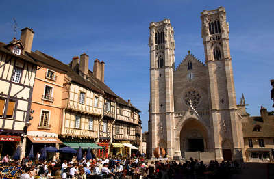 Chalon sur saone routes touristiques en saone et loire guide du tourisme en bourgogne