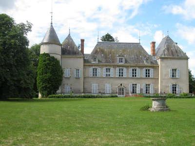 Champdieu chateau de vaugirard routes touristiques de la loire guide du tourisme de rhone alpes