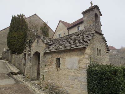 Chateau chalon chapelle saint vernier plus beaux villages routes touristiques du jura guide touristique de franche comte