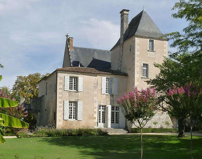 Chateau de beaulon route des tresors de saintonge guide du tourisme de la charente maritime