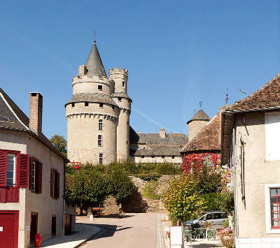 Chateau de bonneval routes touristique de la haute vienne guide touristique du limousin