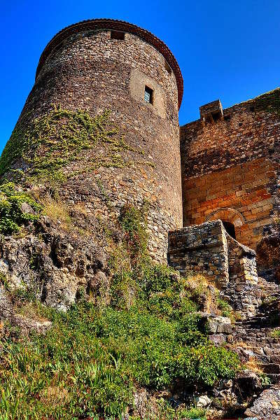 Chateau de busseol route historique des chateau d auvergne guide du tourisme du haute loire