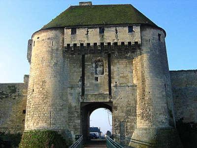 Chateau de caen porte des champs routes touristiques du calvados guide touristique de normandie