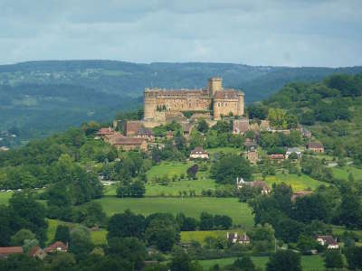 Chateau de castelnau bretenoux les routes touristiques du lot guide touristique midi pyrenees