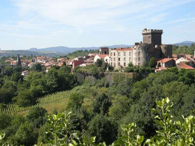 Chateau de chateaugay route historique des chateau d auvergne guide du tourisme du haute loire