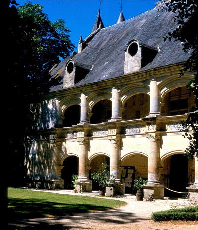 Chateau de dampierre sur boutonne route des tresors de saintonge guide du tourisme de la charente maritime