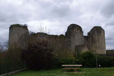 Chateau de gencay route des abbayes et monuments du haut poitou guide du tourisme de la vienne