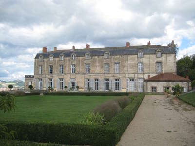 Chateau de hauterive route historique des chateau d auvergne guide du tourisme du haute loire